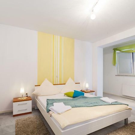 Apartments Victoria ザダル エクステリア 写真