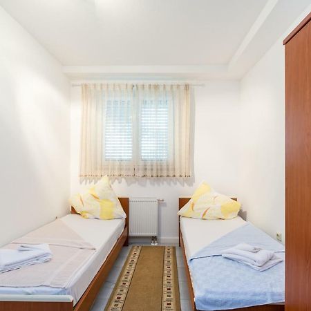 Apartments Victoria ザダル エクステリア 写真