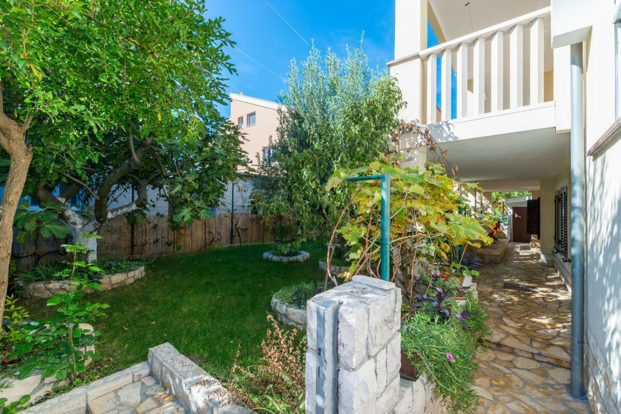 Apartments Victoria ザダル エクステリア 写真