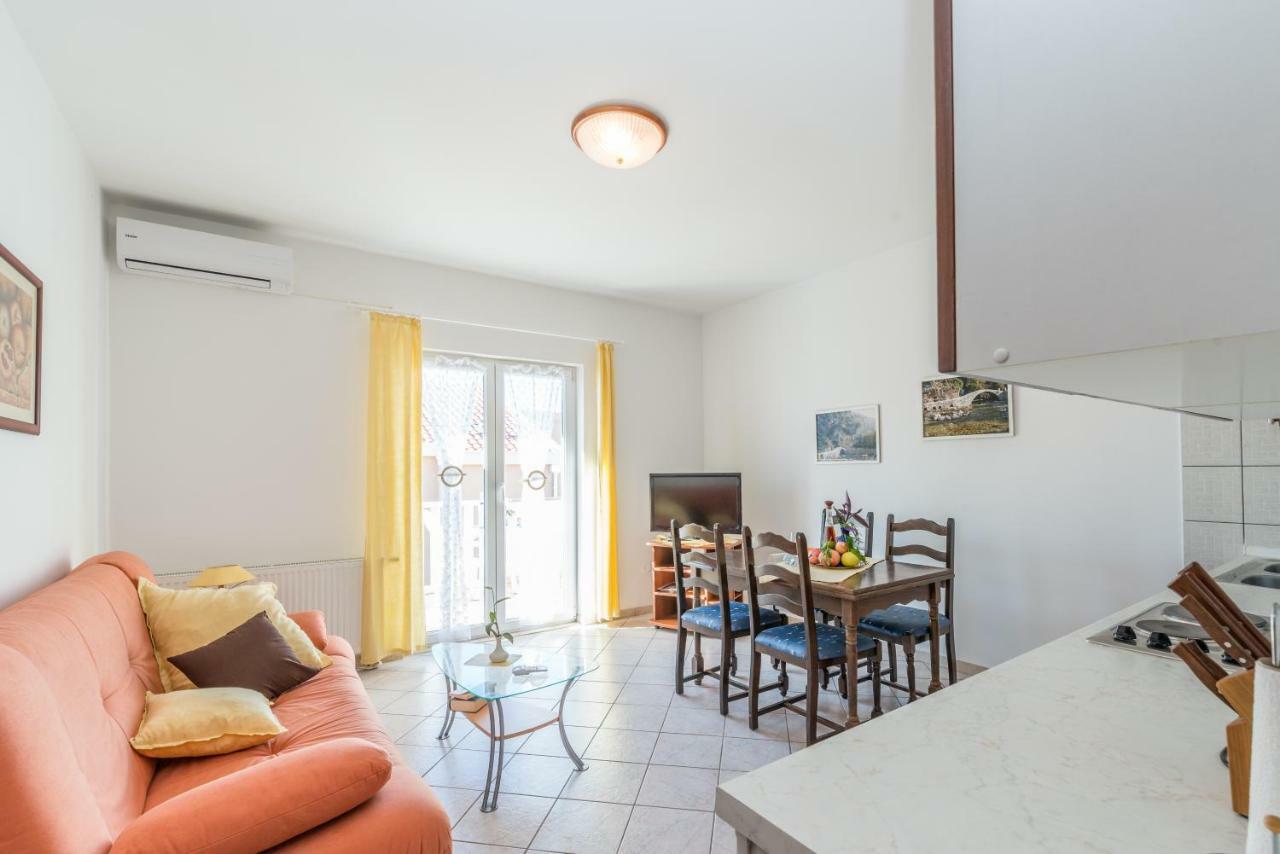 Apartments Victoria ザダル エクステリア 写真