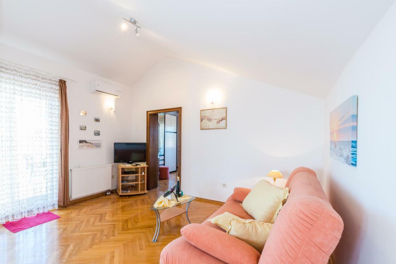 Apartments Victoria ザダル エクステリア 写真