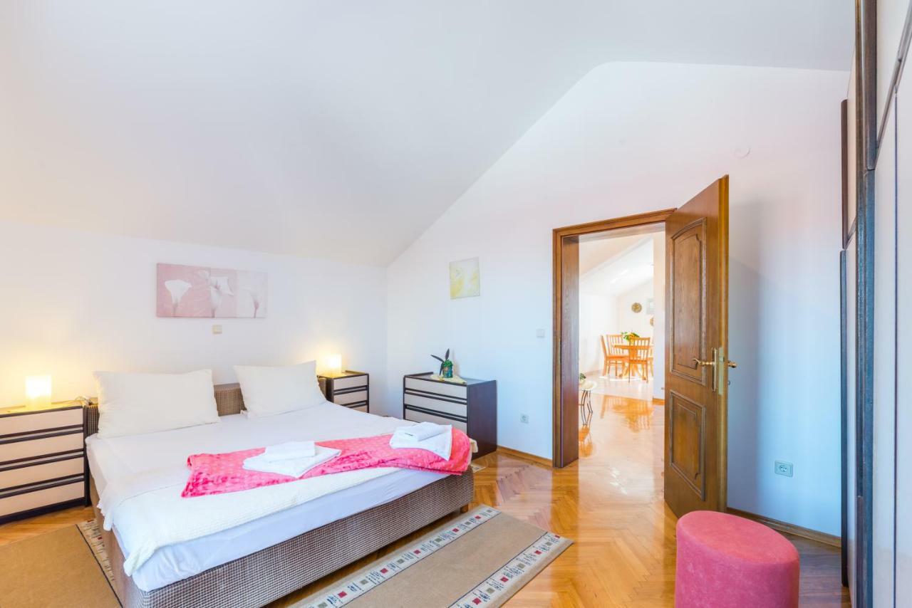 Apartments Victoria ザダル エクステリア 写真