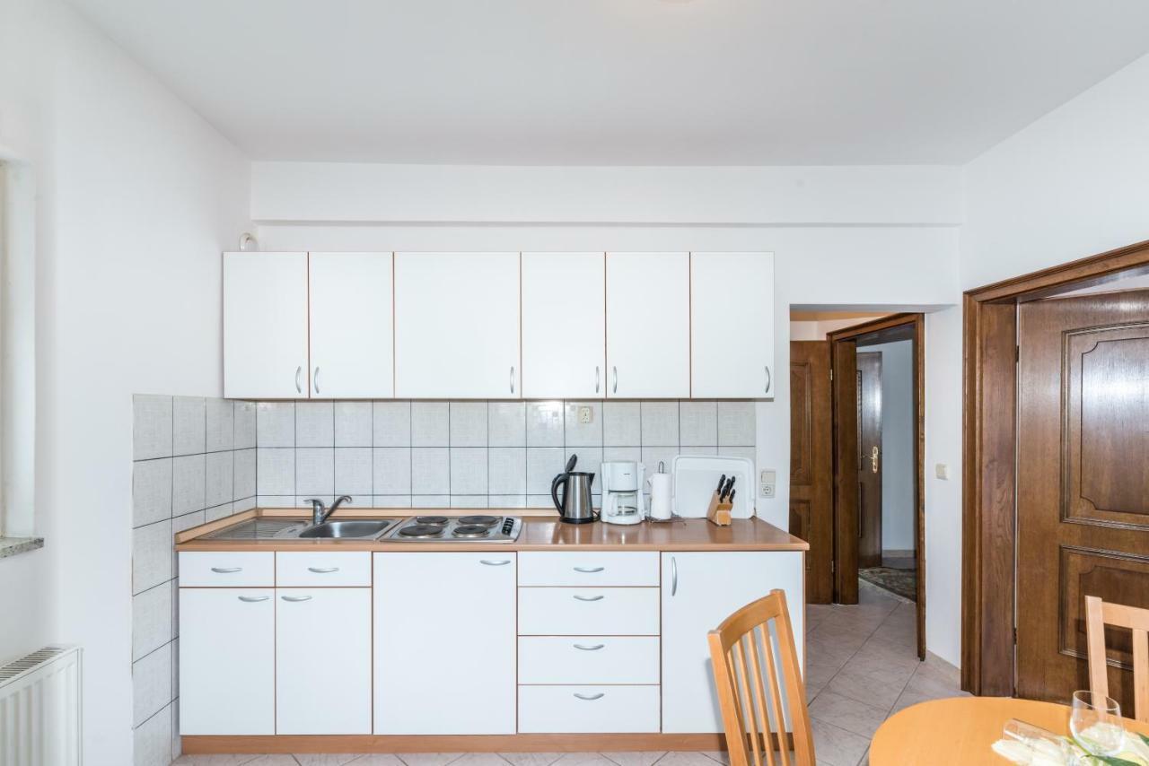 Apartments Victoria ザダル エクステリア 写真