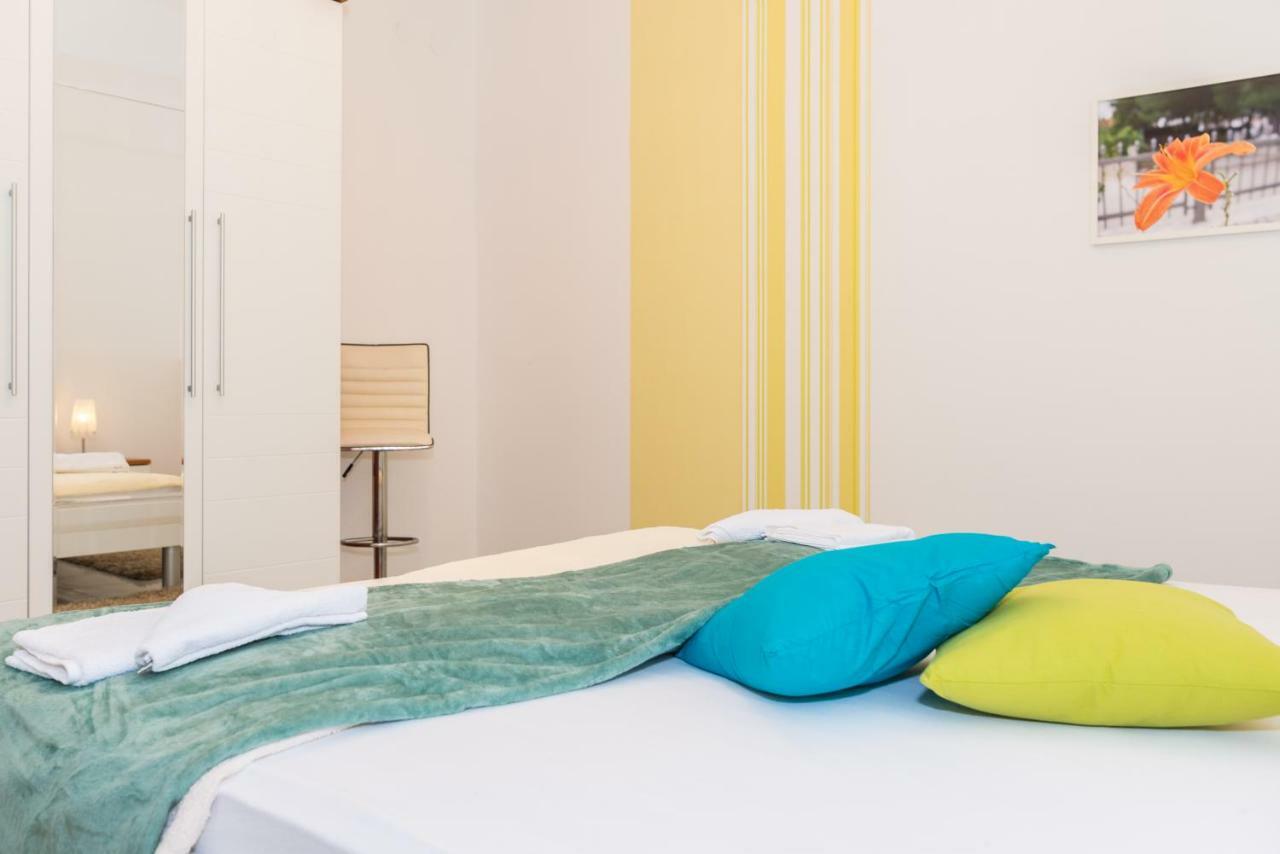 Apartments Victoria ザダル エクステリア 写真
