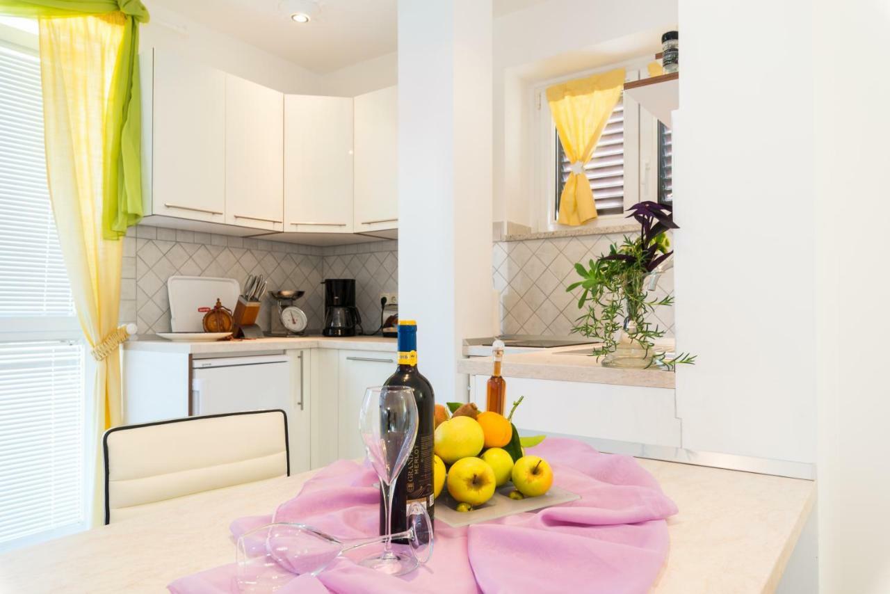 Apartments Victoria ザダル エクステリア 写真