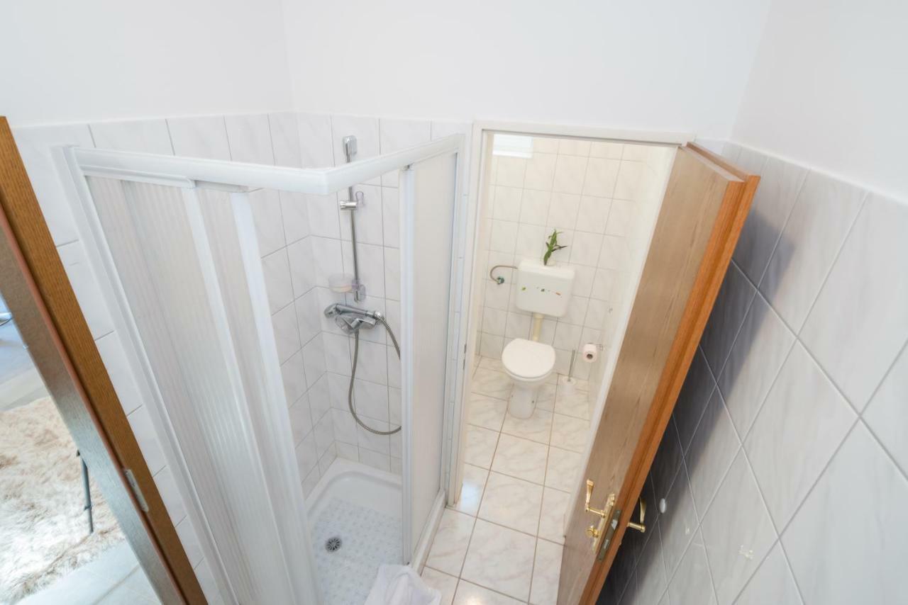 Apartments Victoria ザダル エクステリア 写真