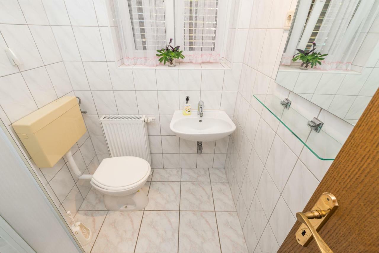 Apartments Victoria ザダル エクステリア 写真