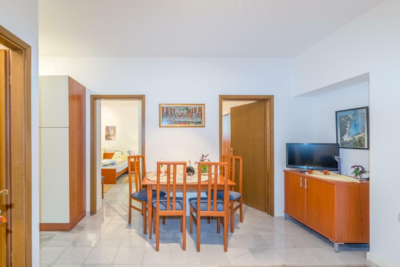 Apartments Victoria ザダル エクステリア 写真