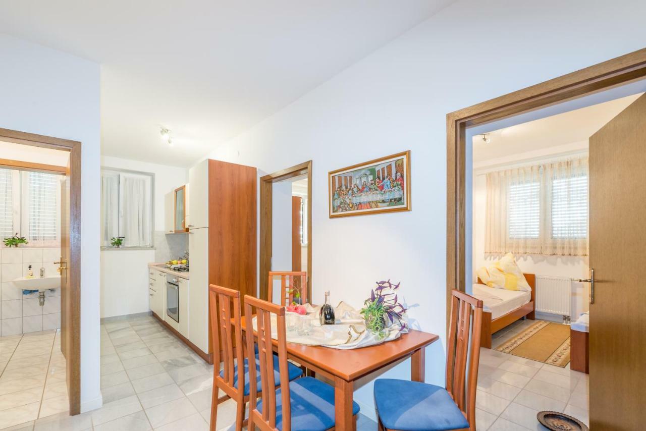 Apartments Victoria ザダル エクステリア 写真